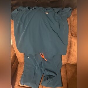 Figs Deep Reef Scrubs